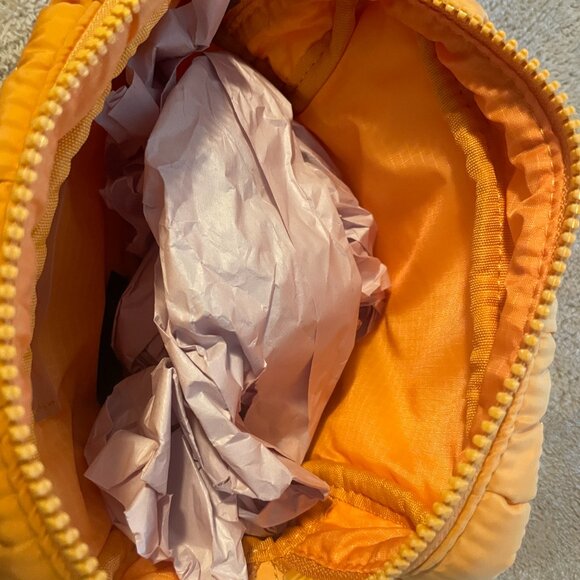 💛 FP Movement Quilted Mini Case - Light Papaya (Yellow) - Picture 5 of 8